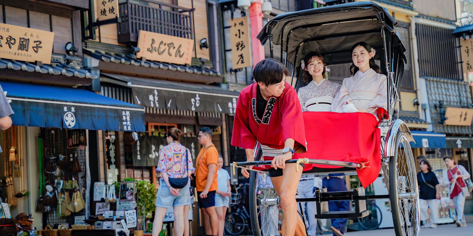 浅草は、少し高い視点から面白くなる。東京力車で味わう「人力車」という特等席