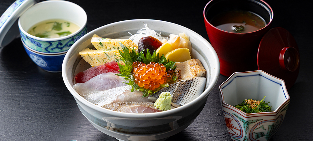 【平日限定ランチ】日本料理「さくら」選べる季節の特選御膳~桜えび御膳、豊洲市場直送海鮮丼、黒毛和牛~