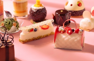PATISSERIE & SWEETS 　～心が弾む、ささやかな魔法を。ホテル自慢の華やかなスイーツ～