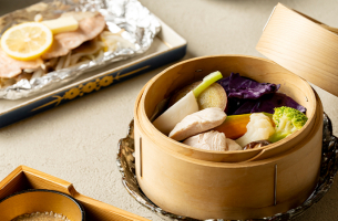 【平日限定ランチ】日本料理「さくら」選べる季節の特選御膳